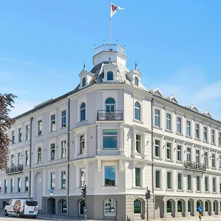 Hotel Clarion Ernst 4*