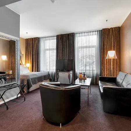 Clarion Ernst 4*