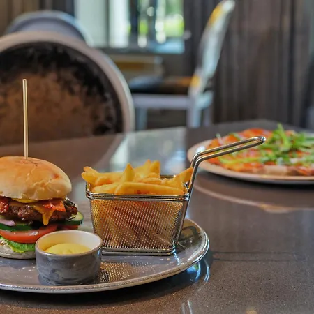 Hotel Clarion Ernst 4*