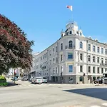 Clarion Ernst 4*